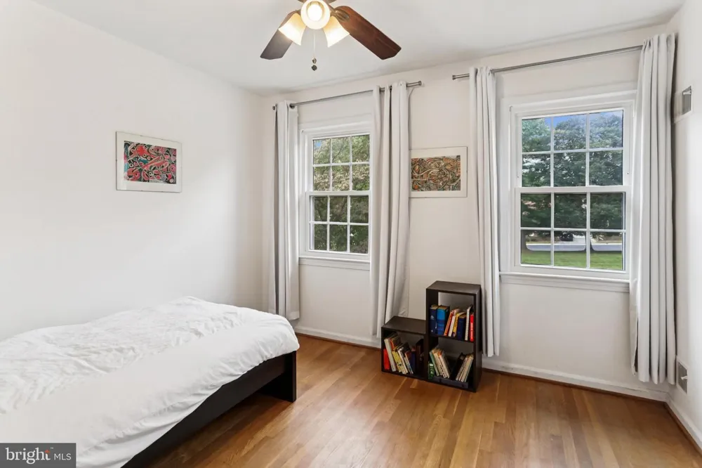 10233 GAINSBOROUGH Potomac, MD 20854