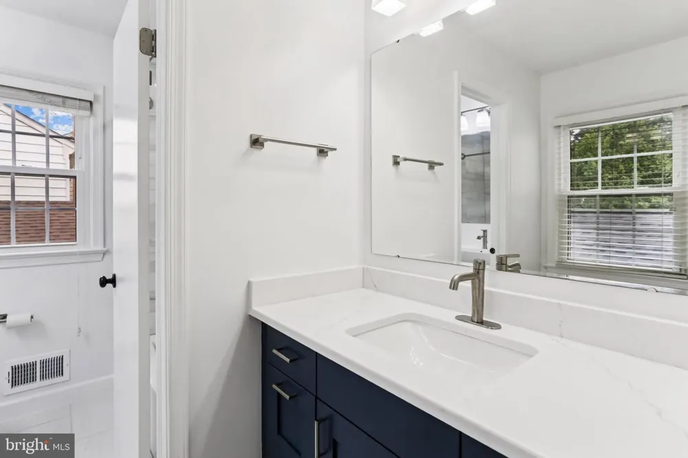 10233 GAINSBOROUGH Potomac, MD 20854