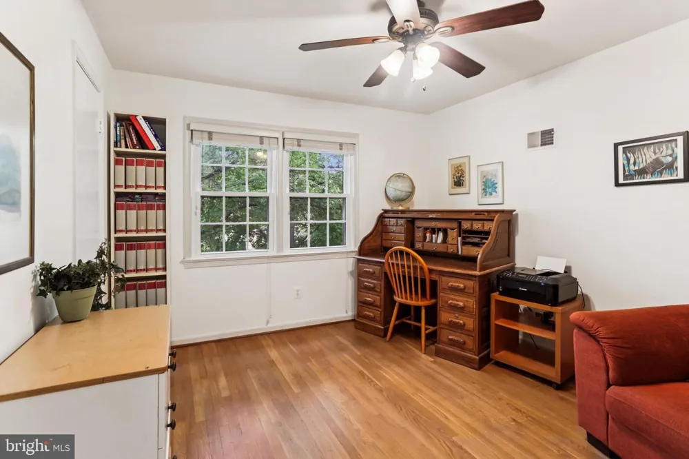 10233 GAINSBOROUGH Potomac, MD 20854