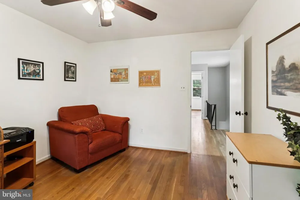 10233 GAINSBOROUGH Potomac, MD 20854
