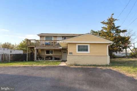 870 DOWNE AVENUE