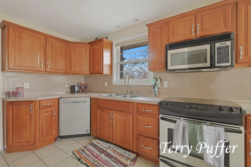 1559 Glenwood Avenue Muskegon, MI 49445