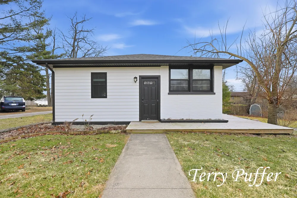 1559 Glenwood Avenue Muskegon, MI 49445