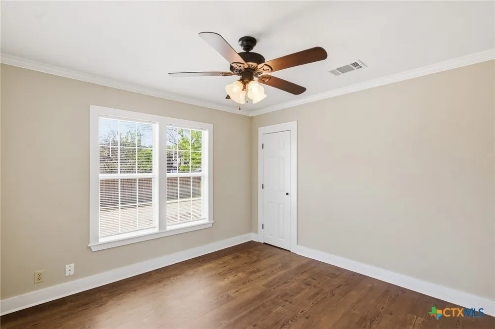 1406 Clinton Street Cuero, TX 77954