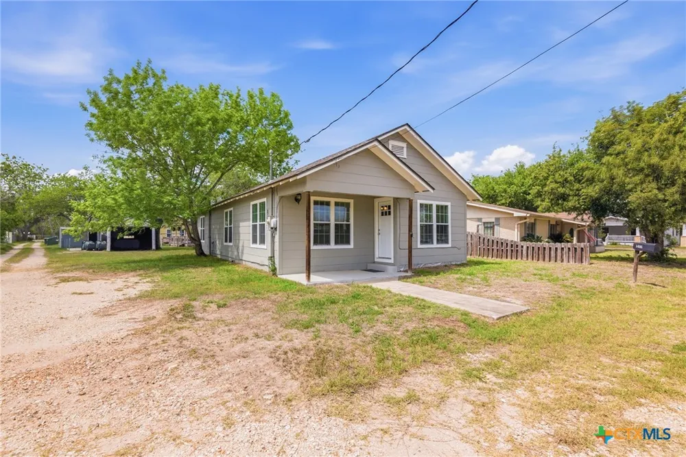 1406 Clinton Street Cuero, TX 77954