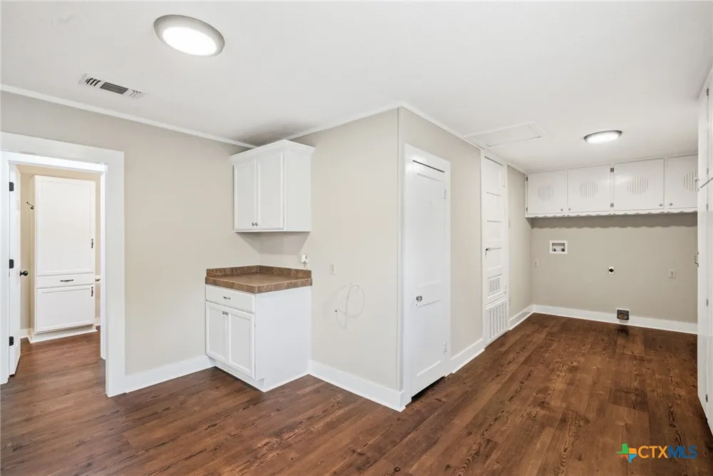 1406 Clinton Street Cuero, TX 77954