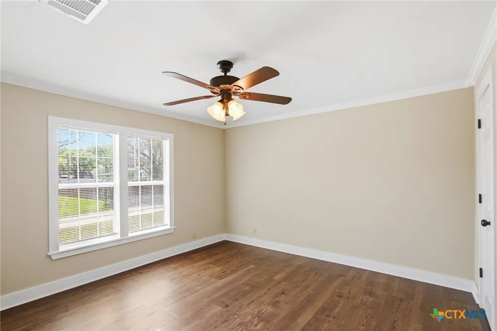 1406 Clinton Street Cuero, TX 77954