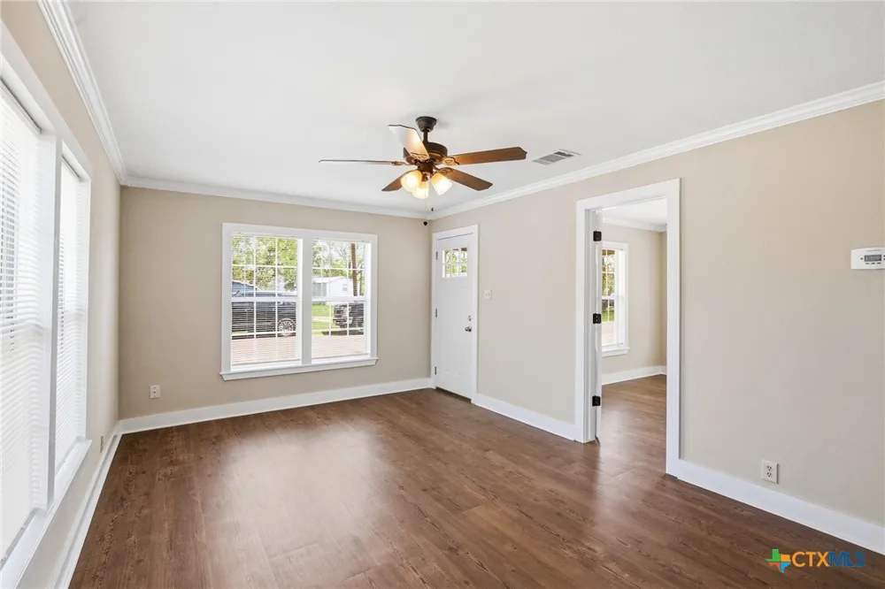 1406 Clinton Street Cuero, TX 77954