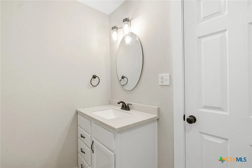 1406 Clinton Street Cuero, TX 77954