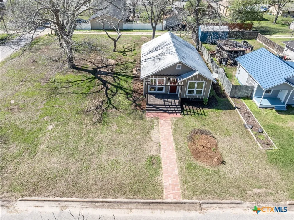 403 W French Street Cuero, TX 77954