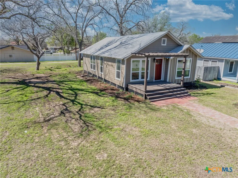 403 W French Street Cuero, TX 77954