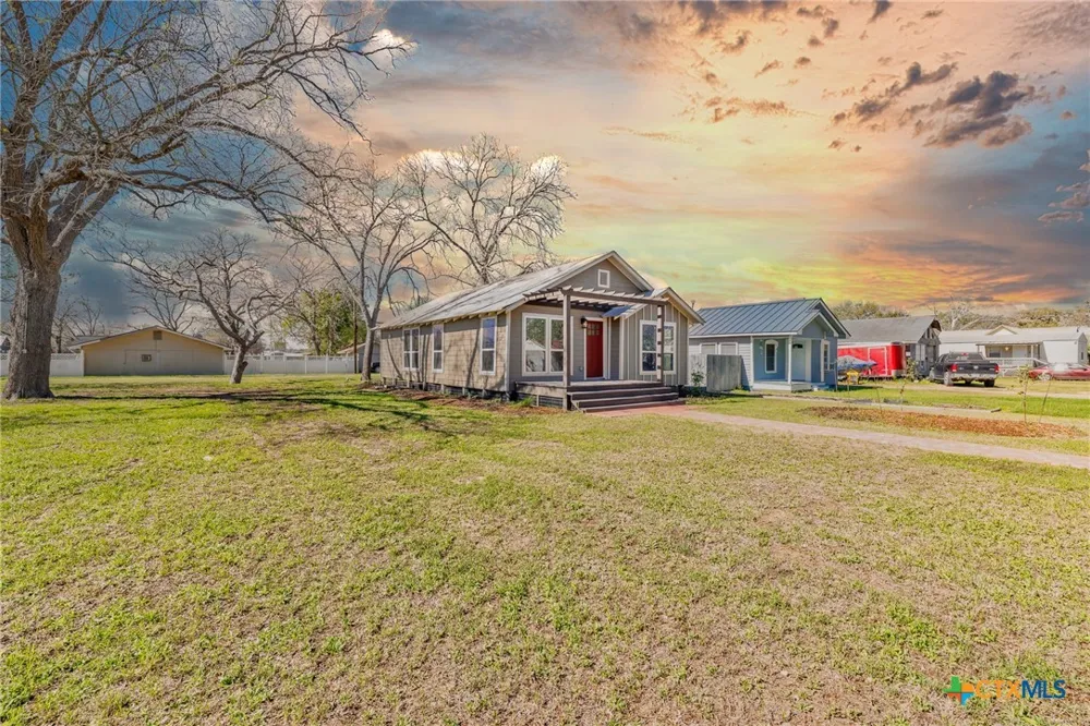 403 W French Street Cuero, TX 77954