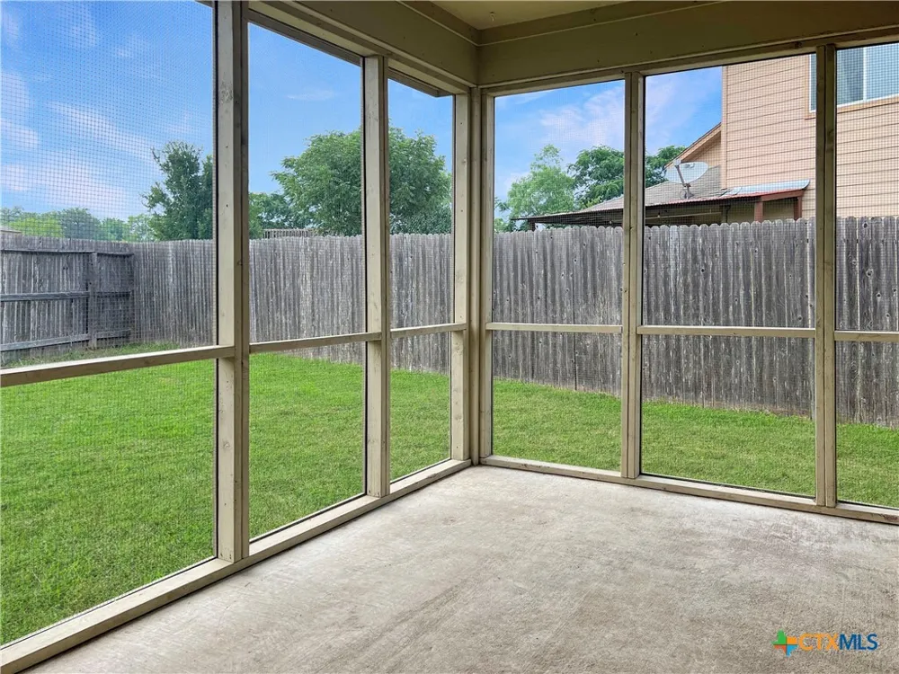 1311 Fern Court Gonzales, TX 78629