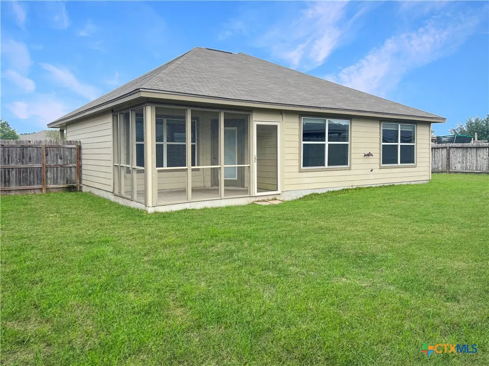 1311 Fern Court Gonzales, TX 78629