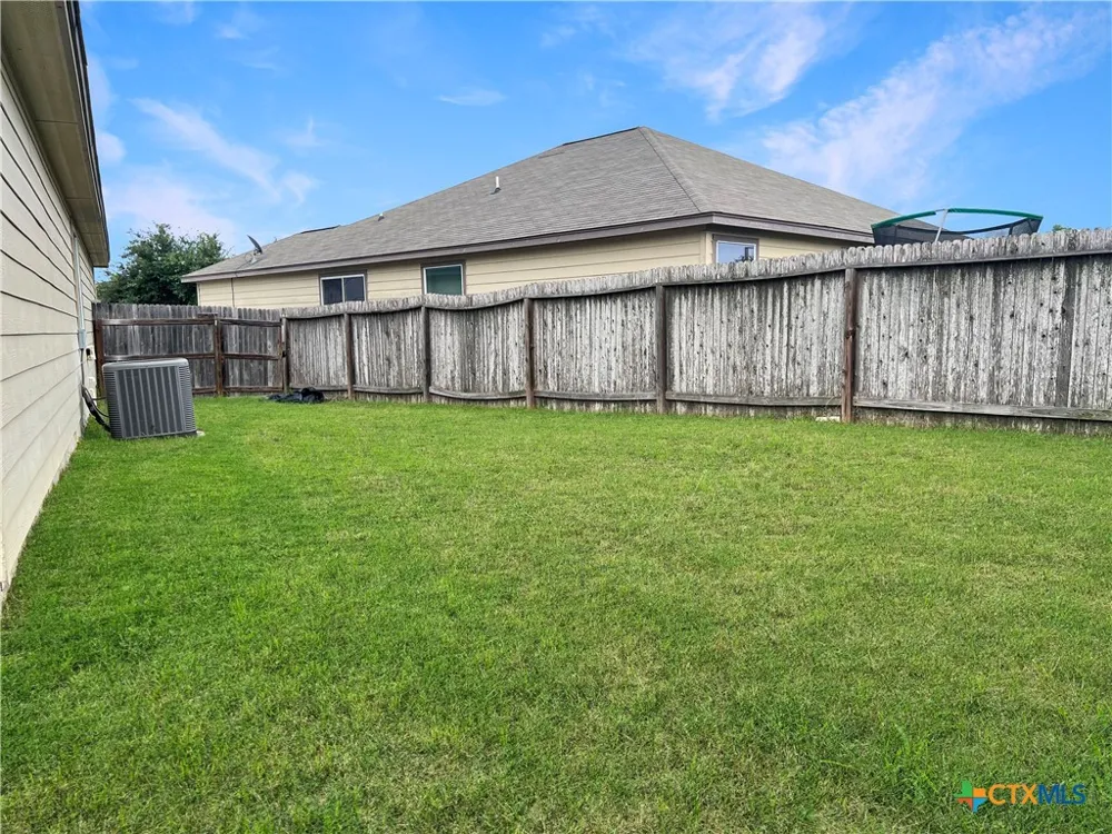 1311 Fern Court Gonzales, TX 78629