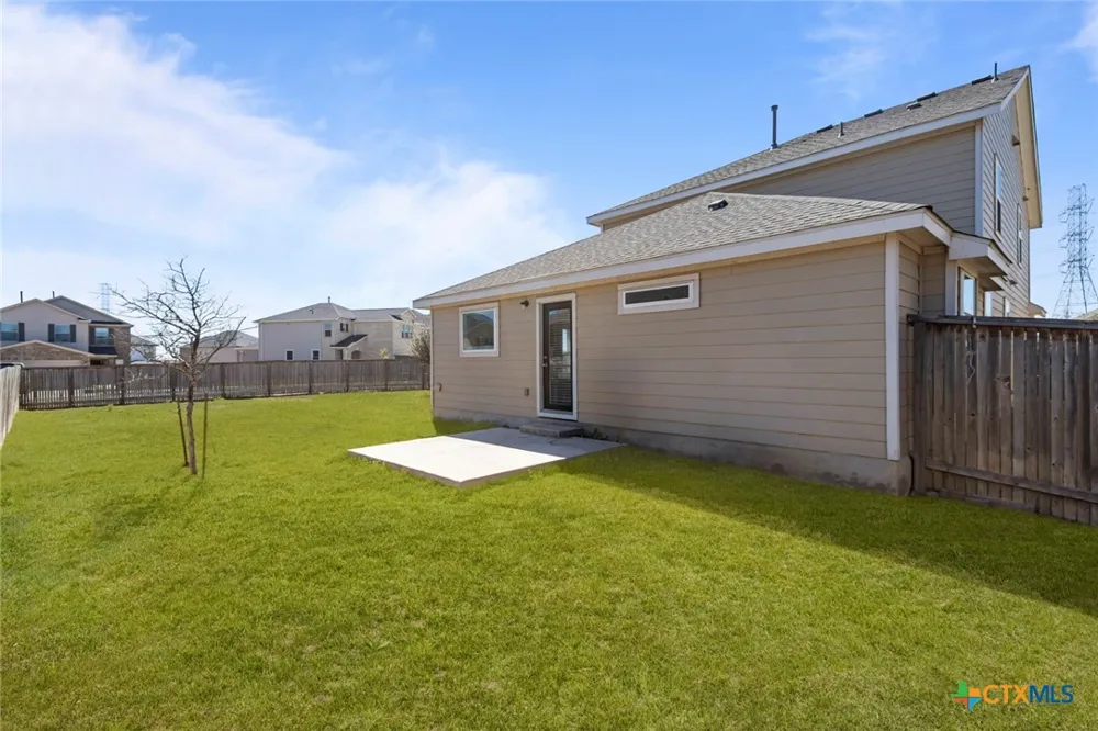 4837 Park Glen Marion, TX 78124