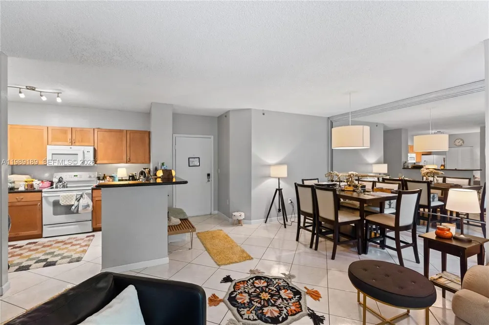 19655 E Country Club Dr #6108 Aventura, FL 33180
