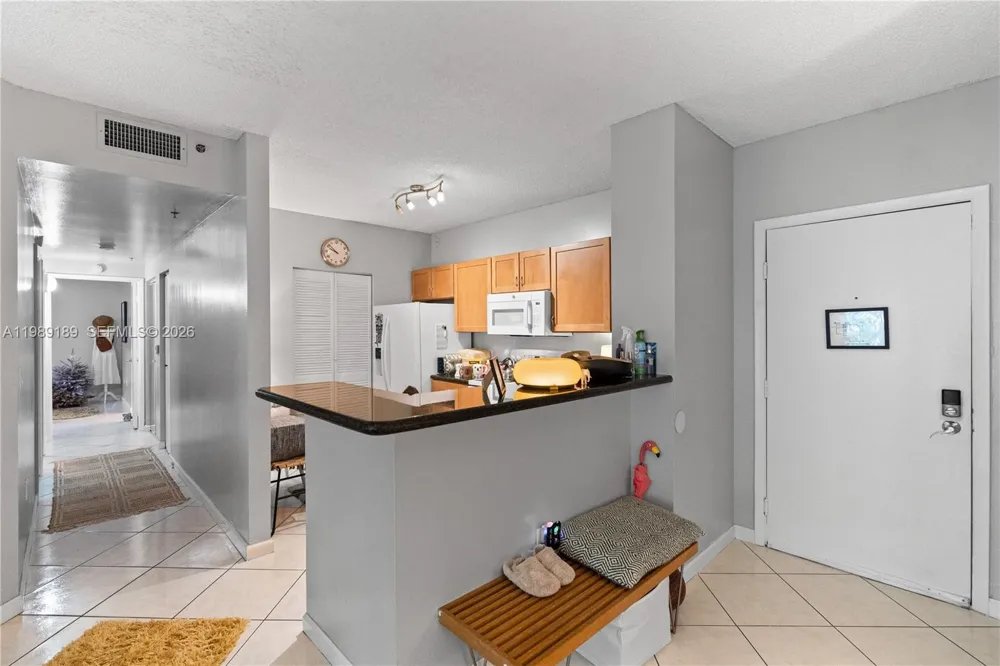 19655 E Country Club Dr #6108 Aventura, FL 33180