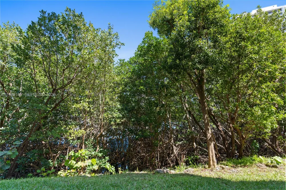 19655 E Country Club Dr #6108 Aventura, FL 33180