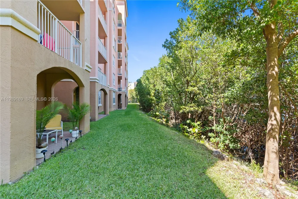 19655 E Country Club Dr #6108 Aventura, FL 33180