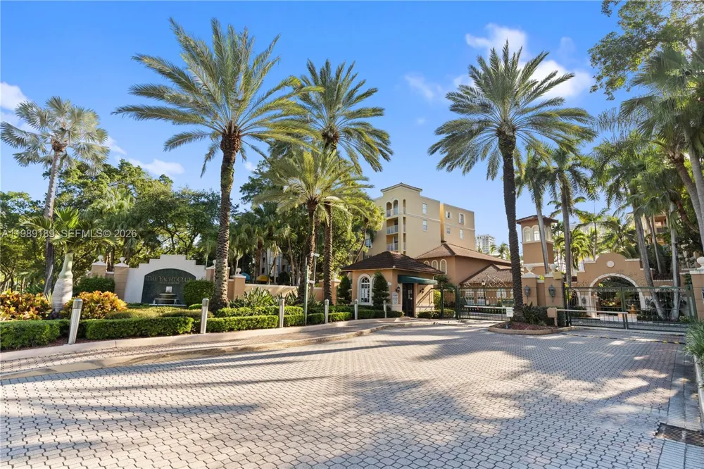 19655 E Country Club Dr #6108 Aventura, FL 33180