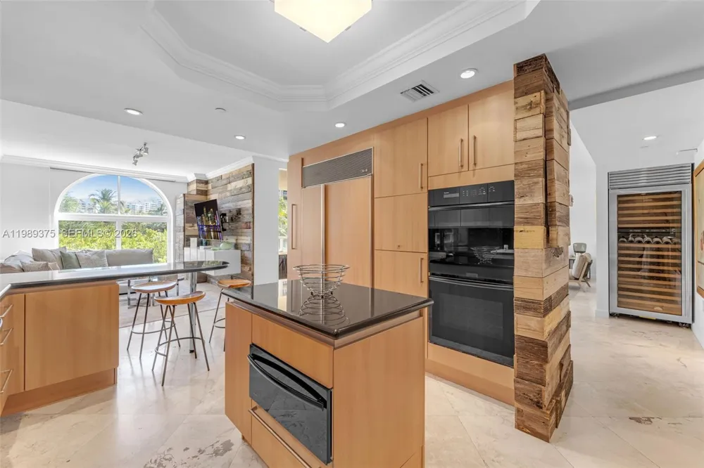430 Grand Bay Dr #307 Key Biscayne, FL 33149
