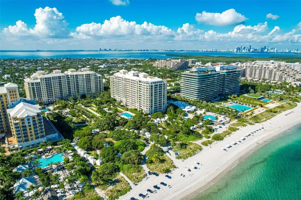 430 Grand Bay Dr #307 Key Biscayne, FL 33149