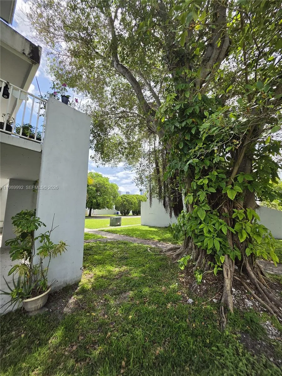 1990 NW 4th Ct #7 Miami, FL 33136