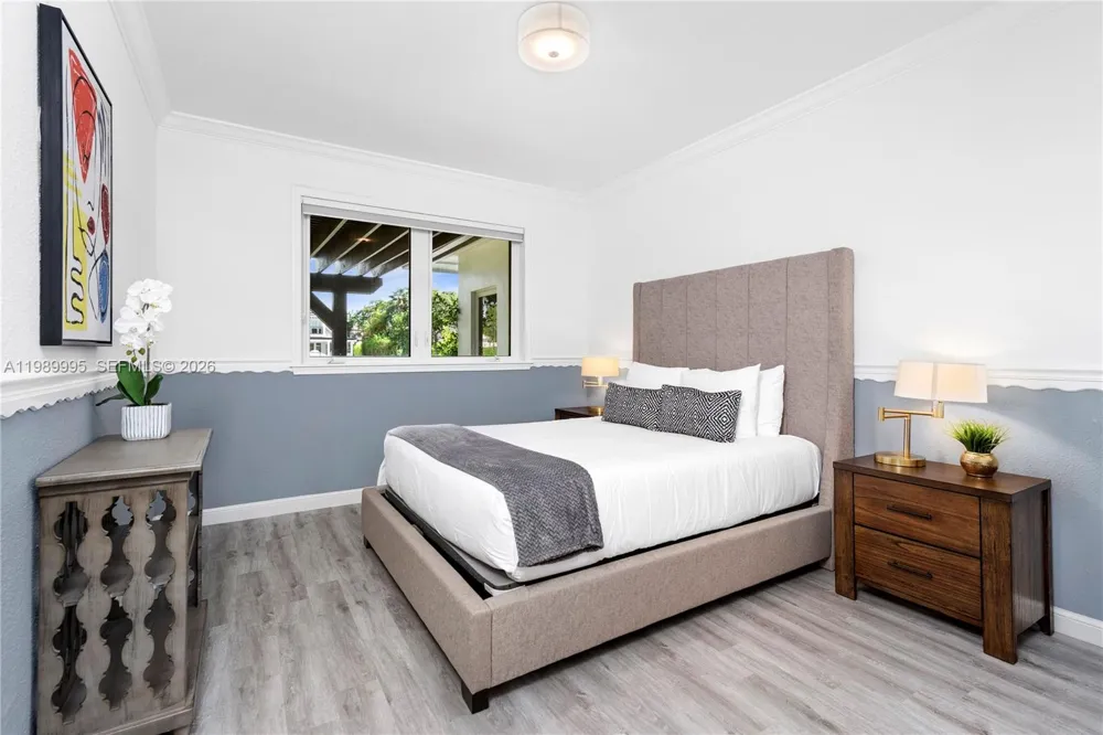 472 Sunset Dr Hallandale Beach, FL 33009