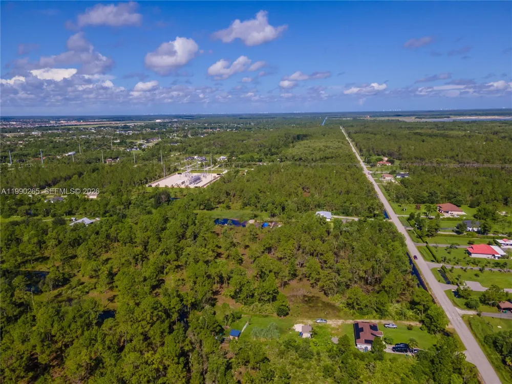 50 NE Everglades BLVD N Naples, FL 34120