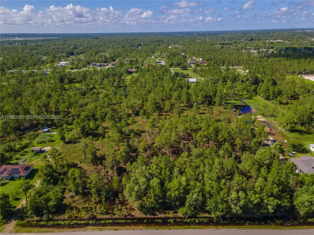 50 NE Everglades BLVD N Naples, FL 34120