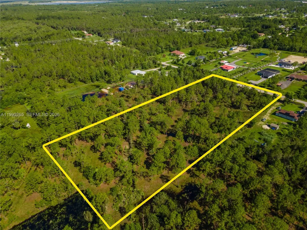50 NE Everglades BLVD N Naples, FL 34120