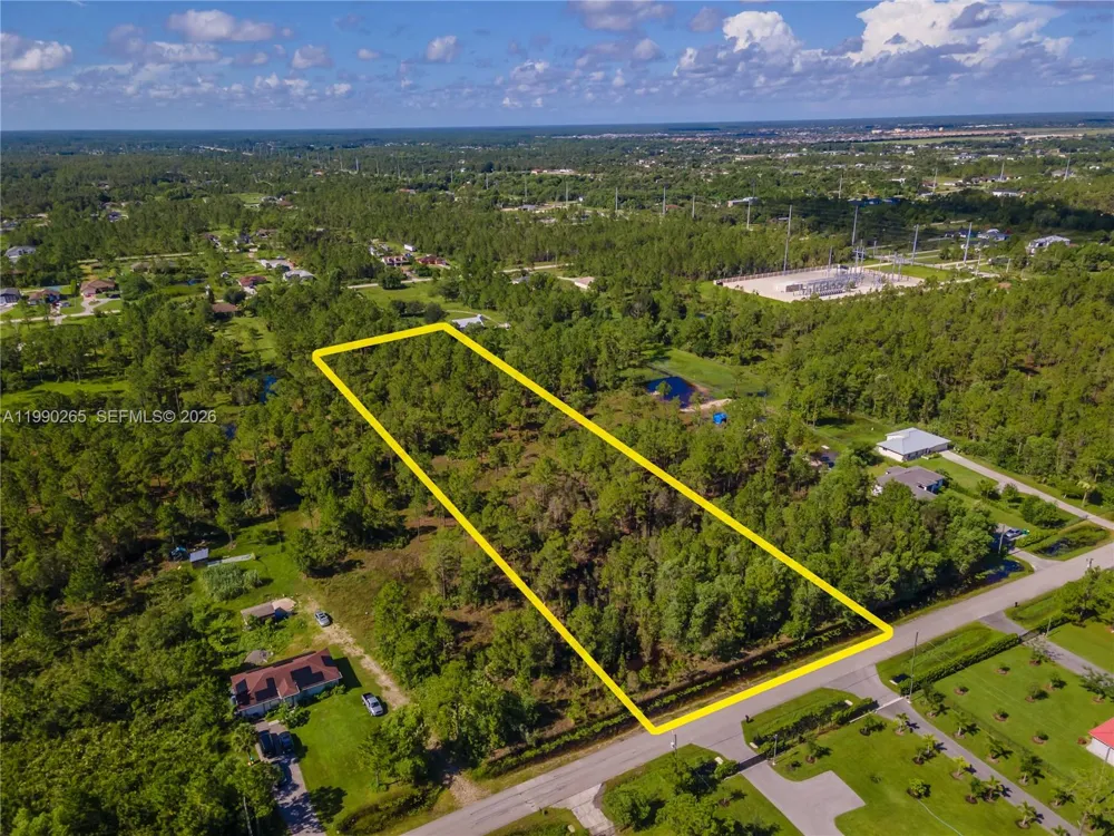 50 NE Everglades BLVD N Naples, FL 34120