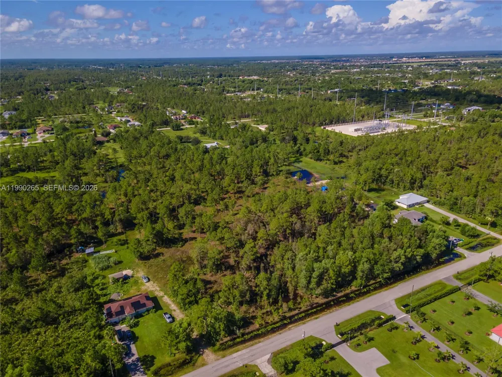 50 NE Everglades BLVD N Naples, FL 34120