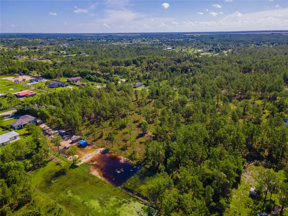 50 NE Everglades BLVD N Naples, FL 34120