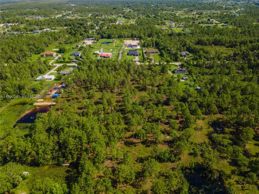50 NE Everglades BLVD N Naples, FL 34120