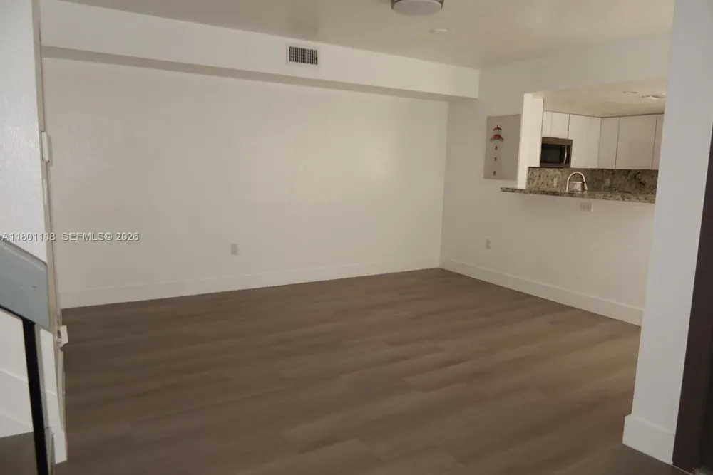 8098 NW 99th Ter Hialeah Gardens, FL 33016