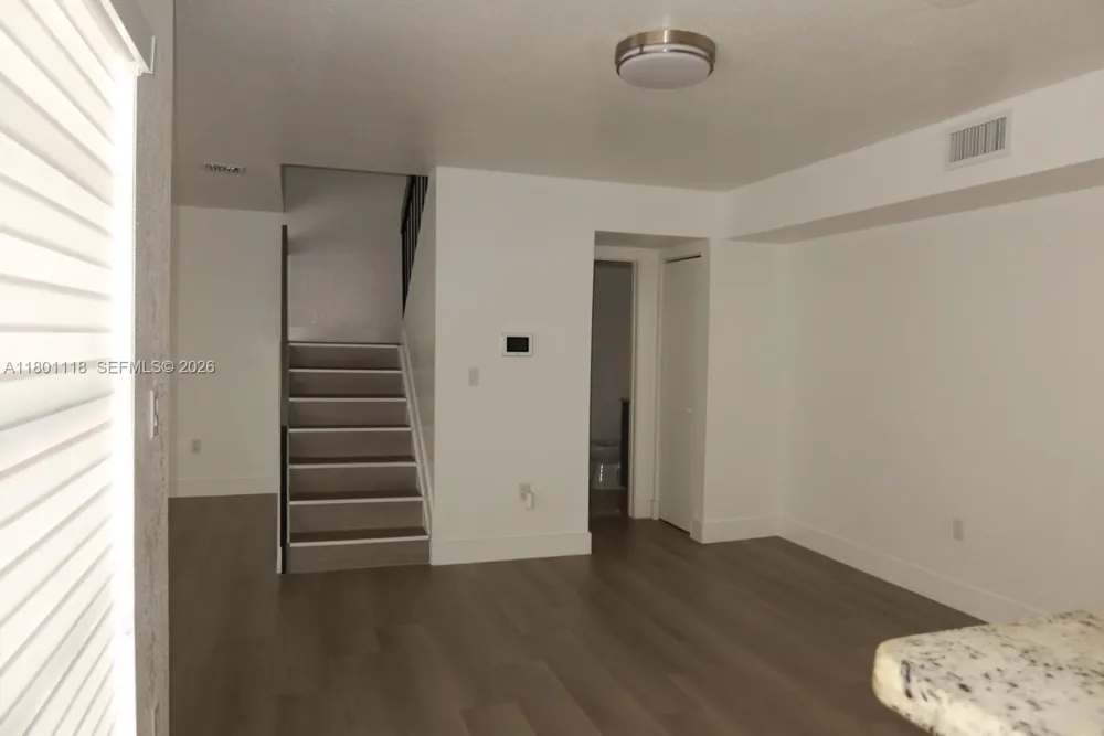 8098 NW 99th Ter Hialeah Gardens, FL 33016