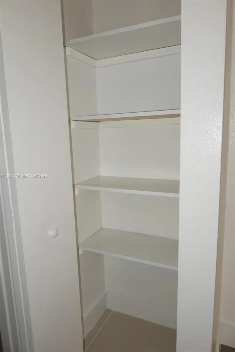 8098 NW 99th Ter Hialeah Gardens, FL 33016