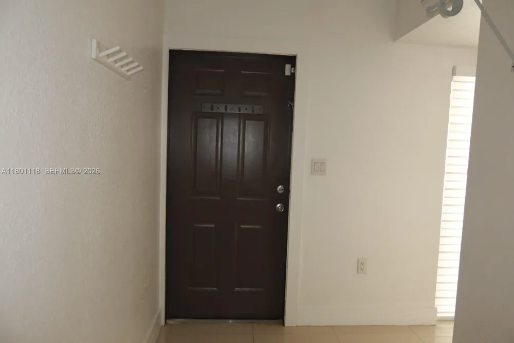 8098 NW 99th Ter Hialeah Gardens, FL 33016