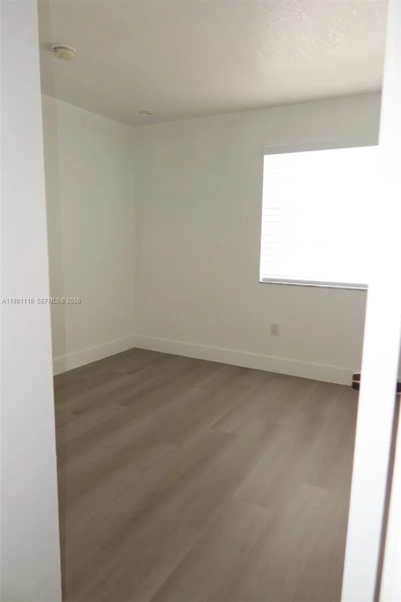 8098 NW 99th Ter Hialeah Gardens, FL 33016