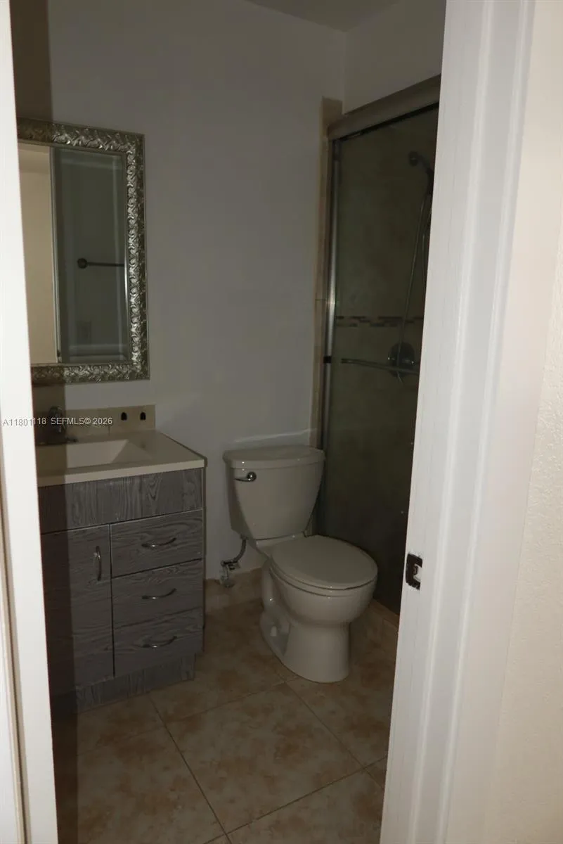 8098 NW 99th Ter Hialeah Gardens, FL 33016