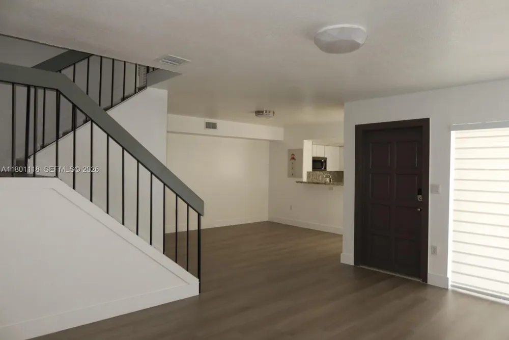 8098 NW 99th Ter Hialeah Gardens, FL 33016