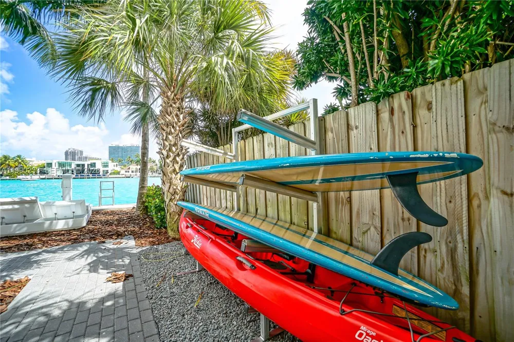 10201 E BAY HARBOUR #601 Bay Harbor Islands, FL 33154