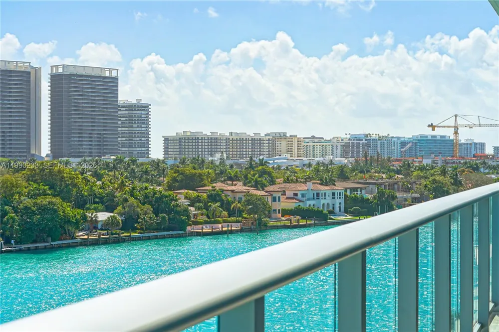 10201 E BAY HARBOUR #601 Bay Harbor Islands, FL 33154