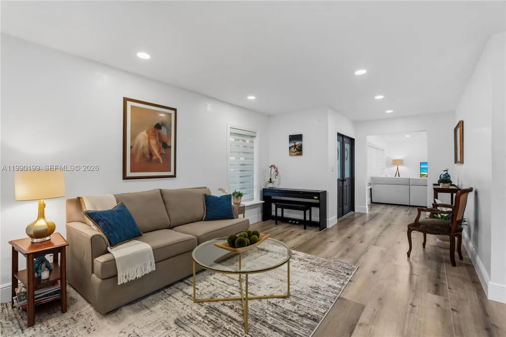7327 Sabal Dr Miami Lakes, FL 33014
