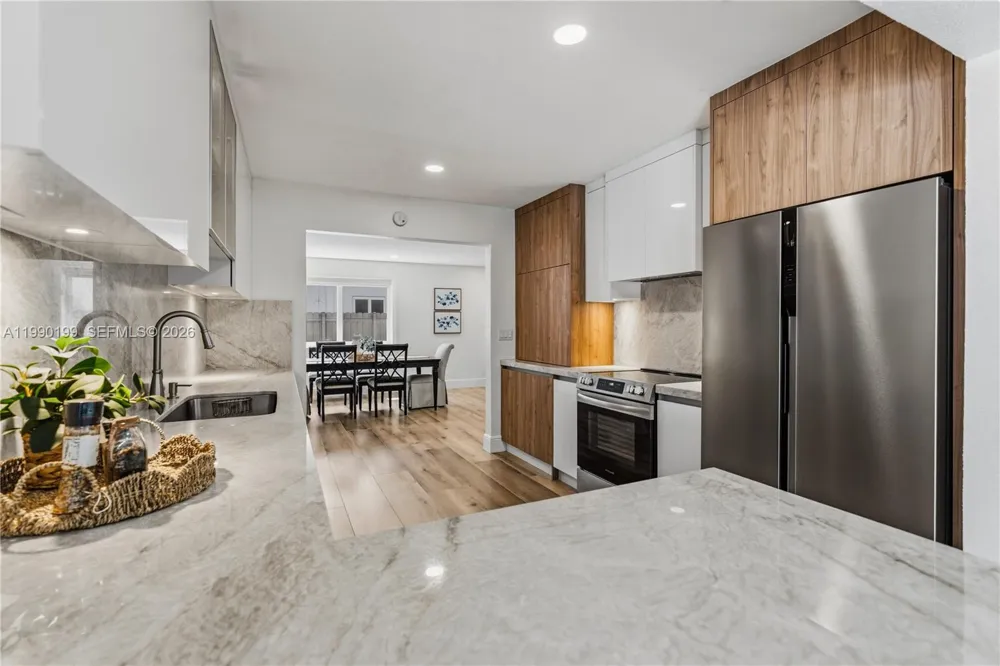7327 Sabal Dr Miami Lakes, FL 33014