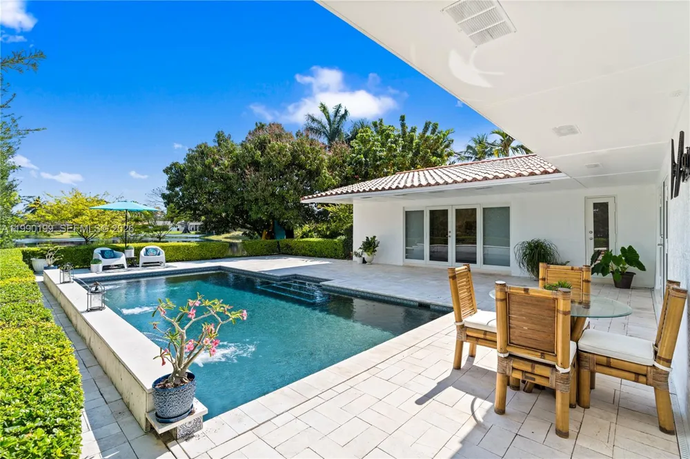 7327 Sabal Dr Miami Lakes, FL 33014
