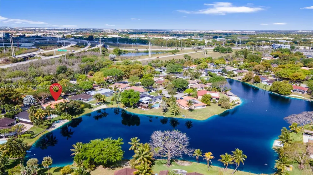 7327 Sabal Dr Miami Lakes, FL 33014