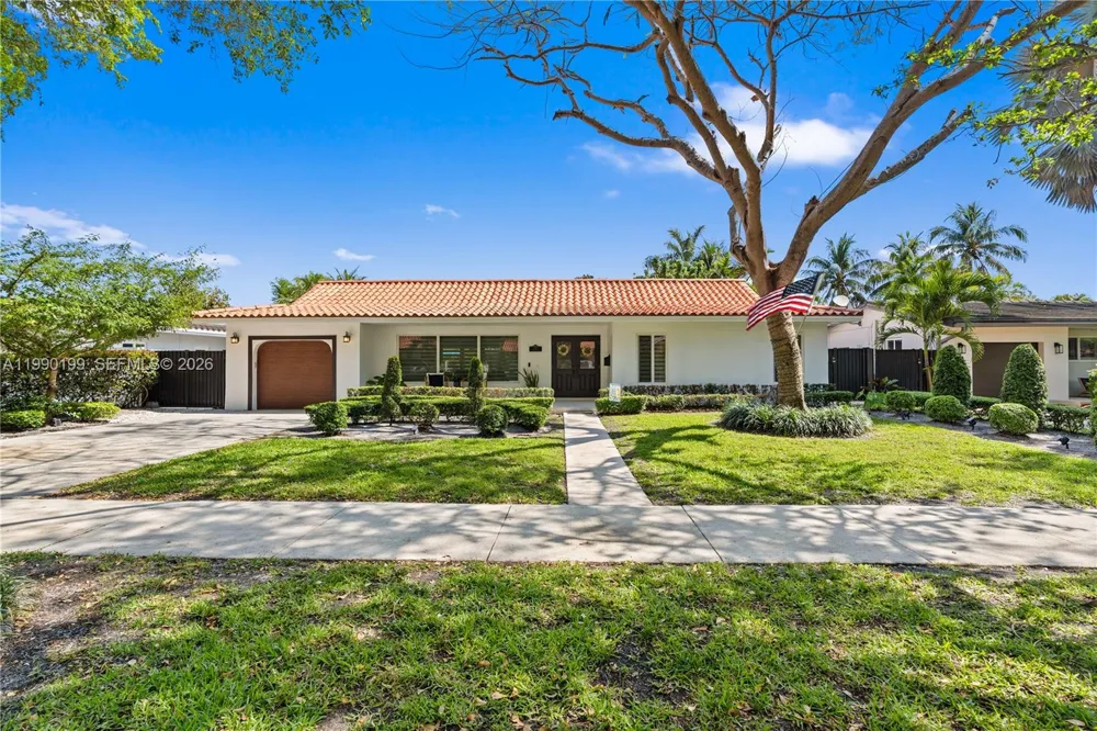 7327 Sabal Dr Miami Lakes, FL 33014
